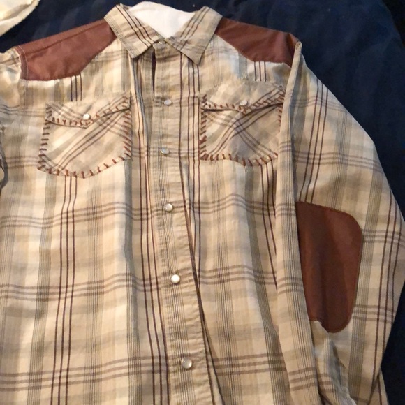 Button down - Picture 4 of 8